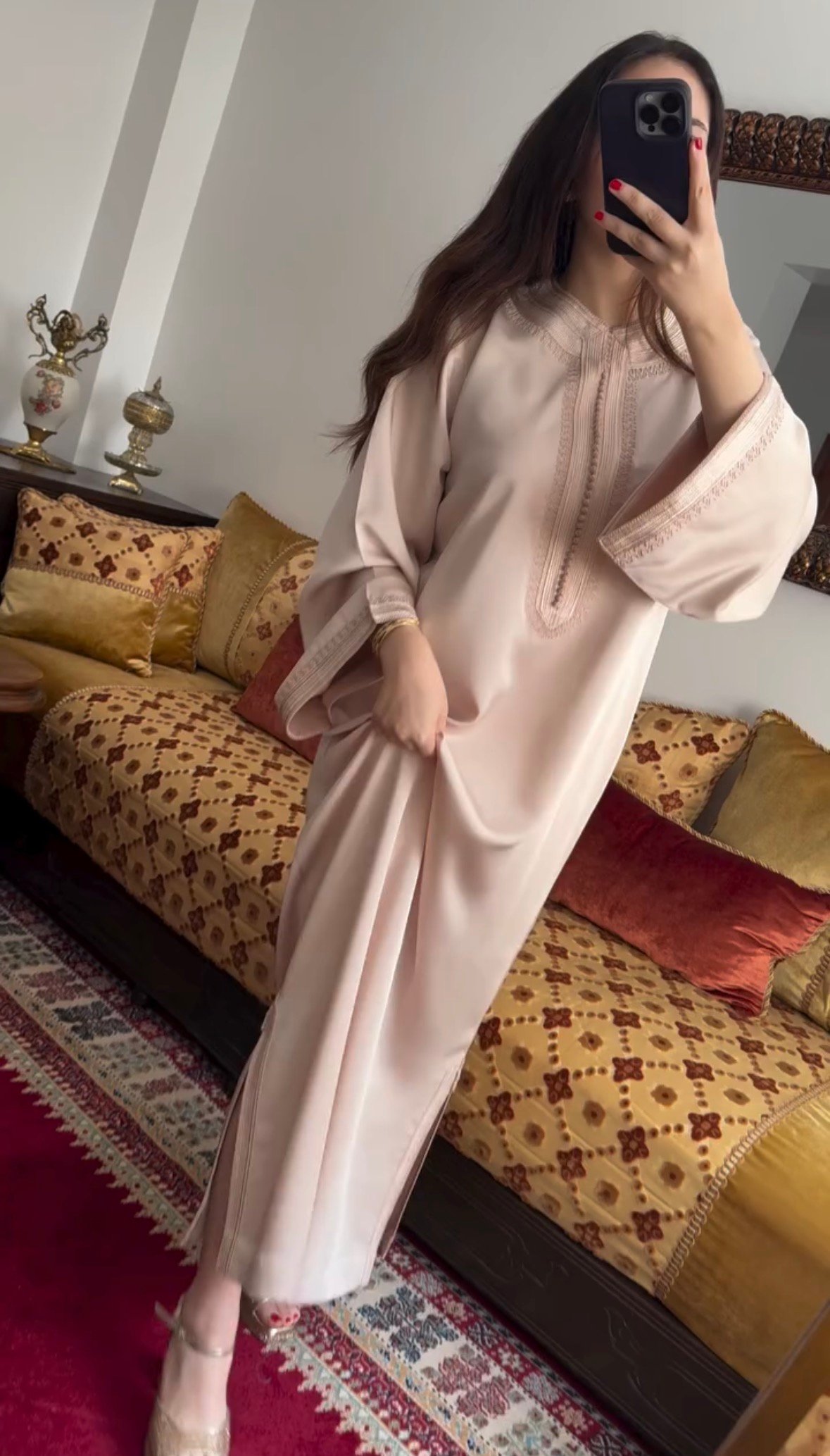 ROBE HASSNA